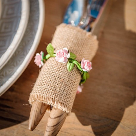 rond de serviette couronne fleurs en papier rose pour baptême mariage