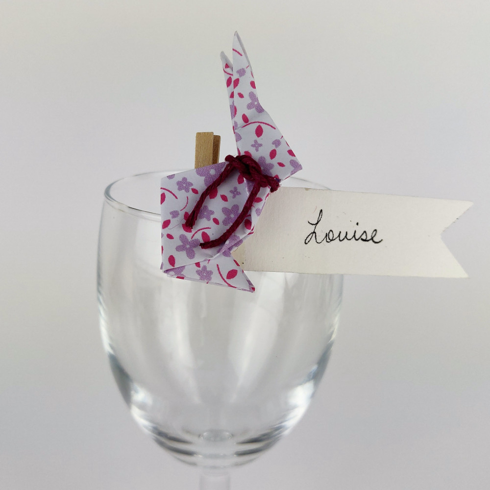 Marque place lapin en origami liberty lilas pince en bois