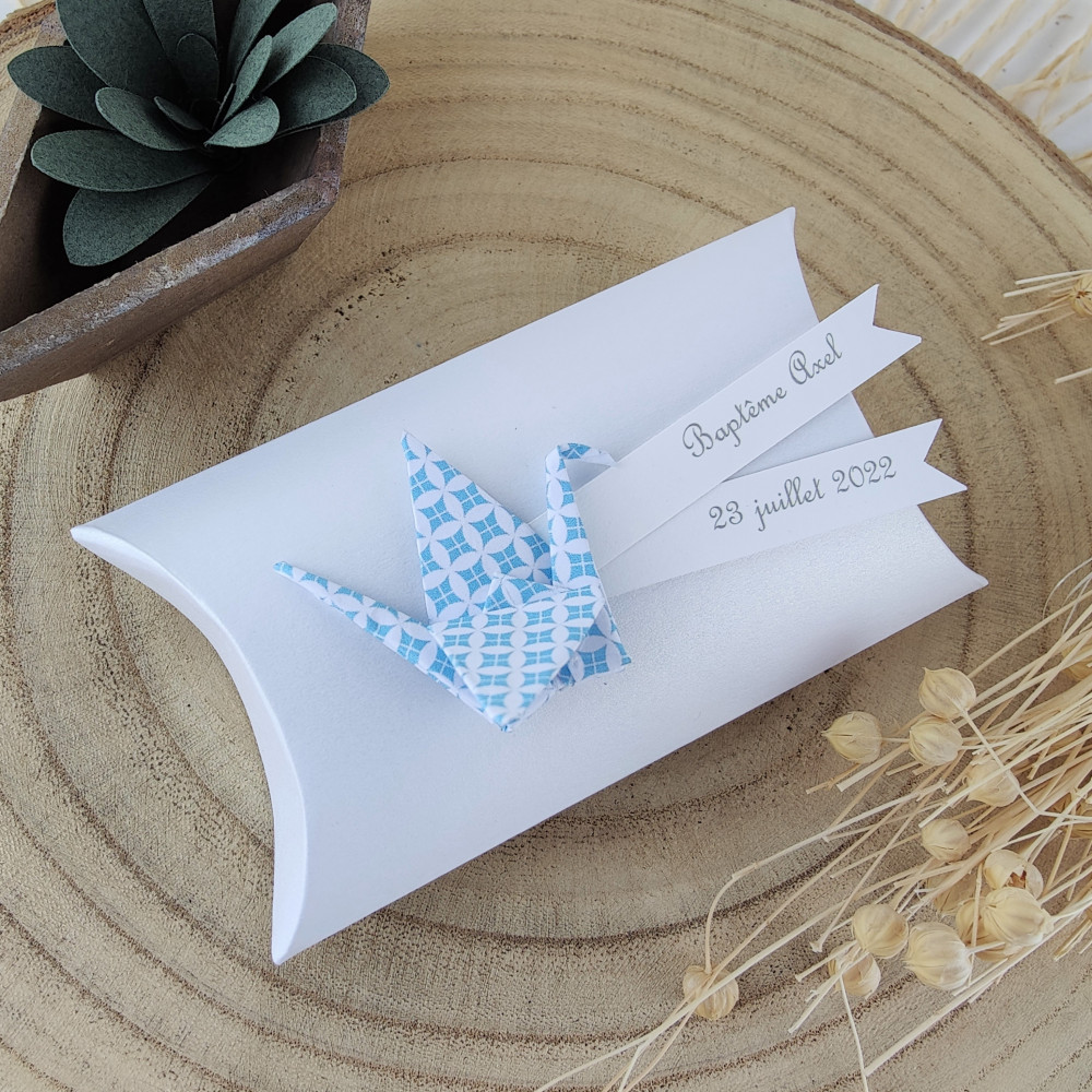 Boîte à dragées berlingot coussin + grue en origami papier bleu