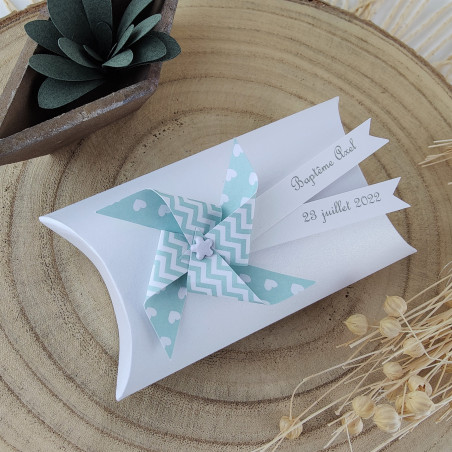 Boîte à dragées coussin + moulin à vent pois vert d'eau