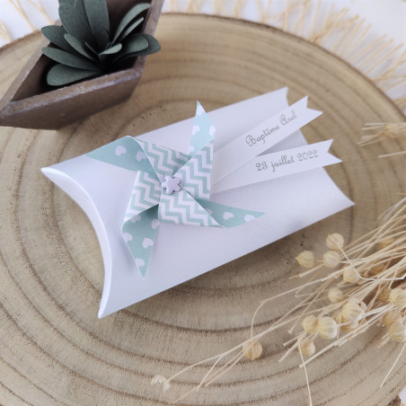 Boîte à dragées coussin + moulin à vent pois vert d'eau