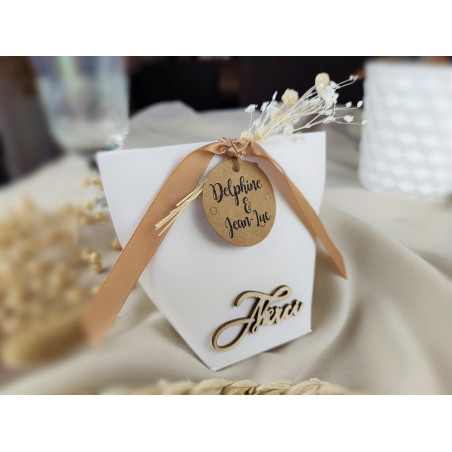 Boîte à dragées personnalisée   mariage, fleurs séchées, Merci en bois
