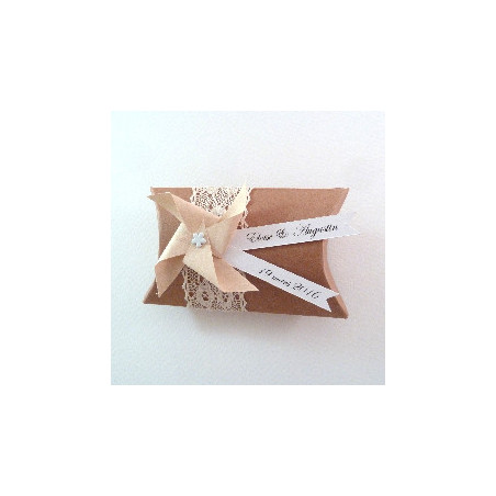 Boîte à dragées personnalisée  coussin kraft dentelle + moulin à vent beige