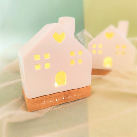 Décoration de Noël personnalisée maisonnette de village en céramique et bois