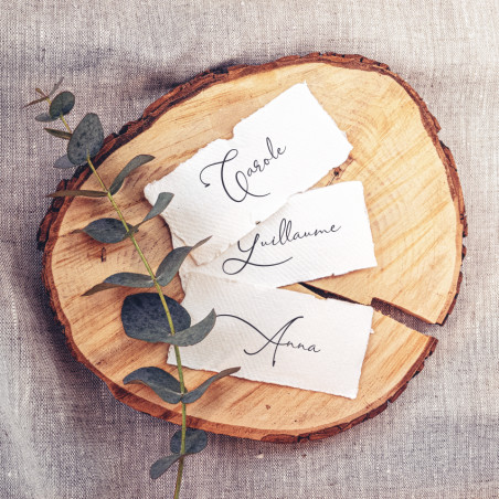 marque place mariage élégant en papier chiffon coton bord déchirés calligraphie fait main