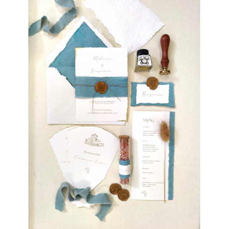 Faire part mariage élégant en papier chiffon coton artisanal bord déchirés bleu doré