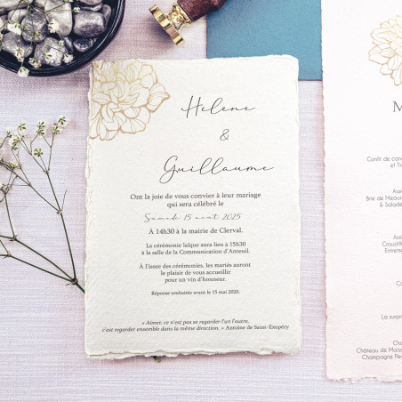 Faire part mariage pivoine élégant en papier chiffon coton artisanal bord déchirés doré