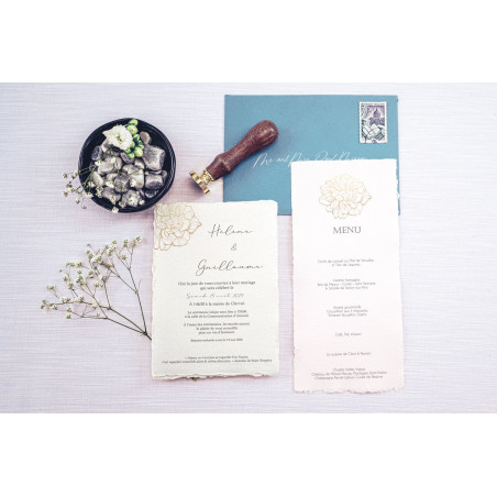 Faire part mariage pivoine élégant en papier chiffon coton artisanal bord déchirés doré