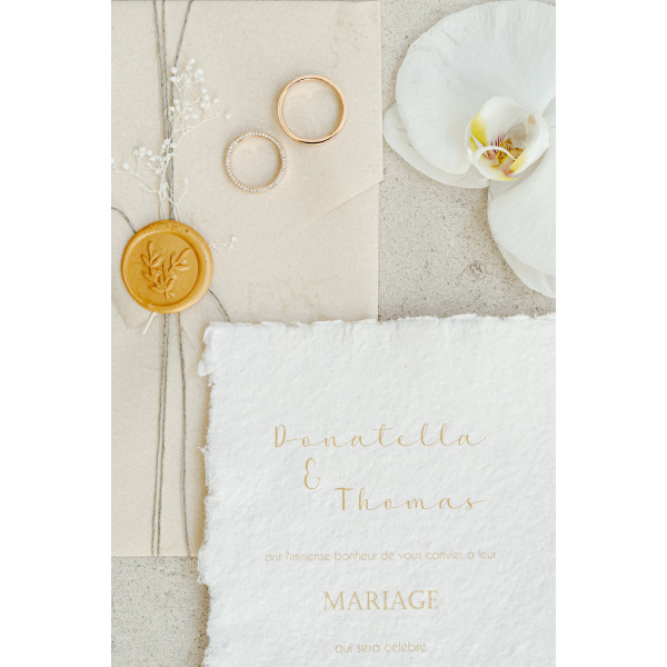 faire part mariage élégant raffiné bords déchirés dorure enveloppe décorée artisanal chiffon coton