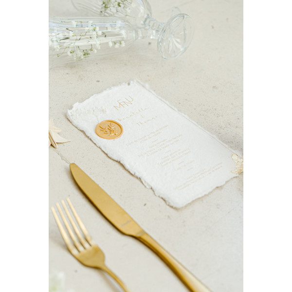 menu mariage doré fleur séchées  artisanal bord déchirés élégant cachet de cire gypsophile