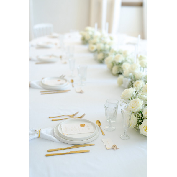 menu table de mariage doré fleur séchées  artisanal bord déchirés élégant cachet de cire gypsophile