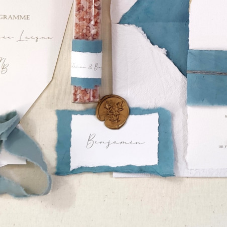 marque place mariage nautique à la mer calligraphie bleu en papier fait main coton bord déchirés