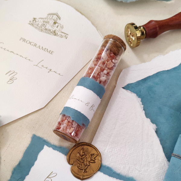 cadeau d'invités mariage chic artisanal Tube sel rose de l'Himalaya personnalisé thème mer