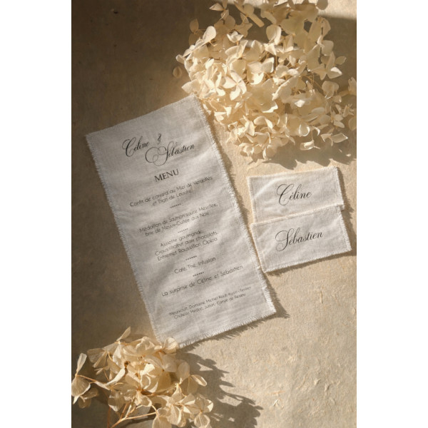 Menu mariage en tissu coton élégant bord déchirés calligraphie