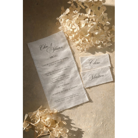 Menu mariage en tissu coton élégant bord déchirés calligraphie