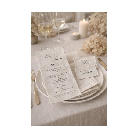Menu mariage en tissu coton élégant bord déchirés calligraphie
