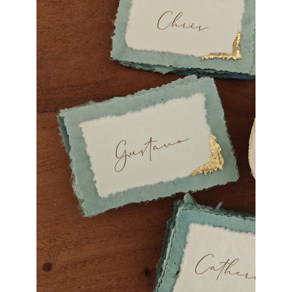 marque place mariage élégant nautique à la mer en papier fait main coton bord déchirés calligraphie bleu dorure