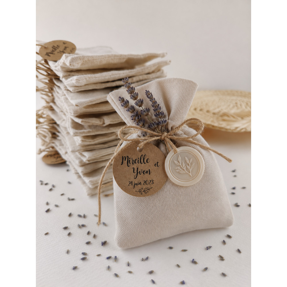 Pochon en lin à avec de la lavande séchée, cadeau invités...