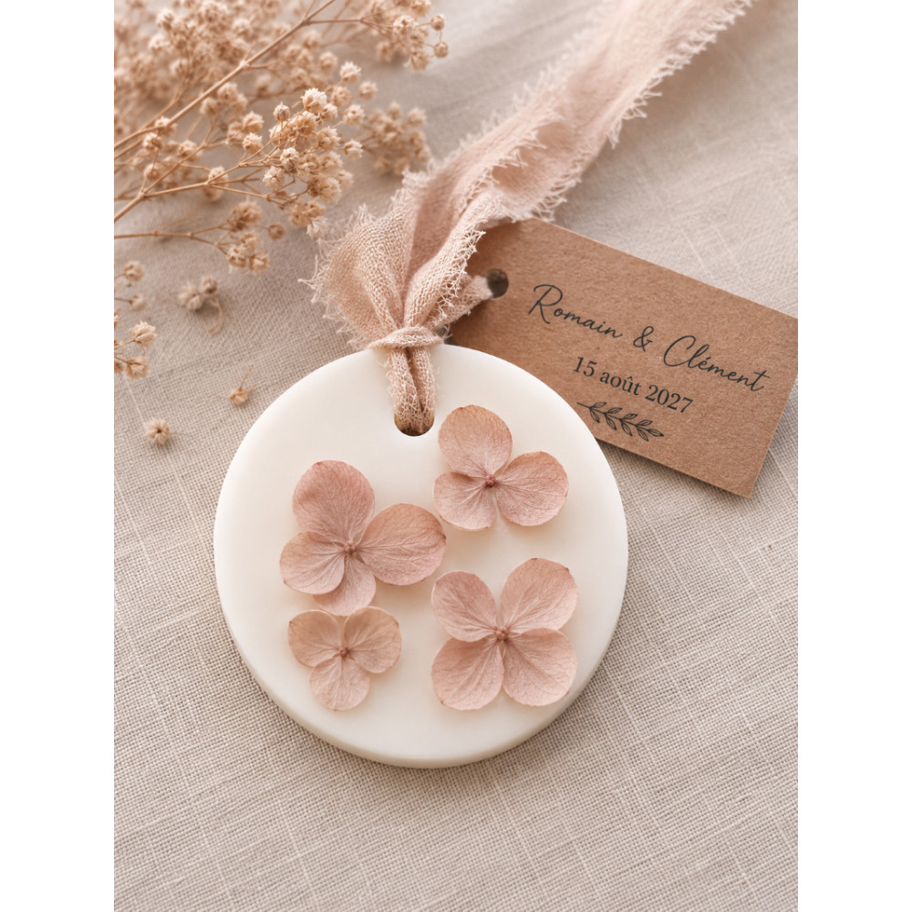galet Fondant en pétales de fleurs hortensia beige vieux rose cire de soja cadeau invités mariage baptême communion