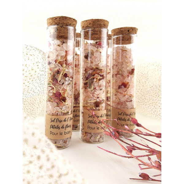 cadeau d'invités mariage chic Tube sel de bain himalaya pétales personnalisé blush