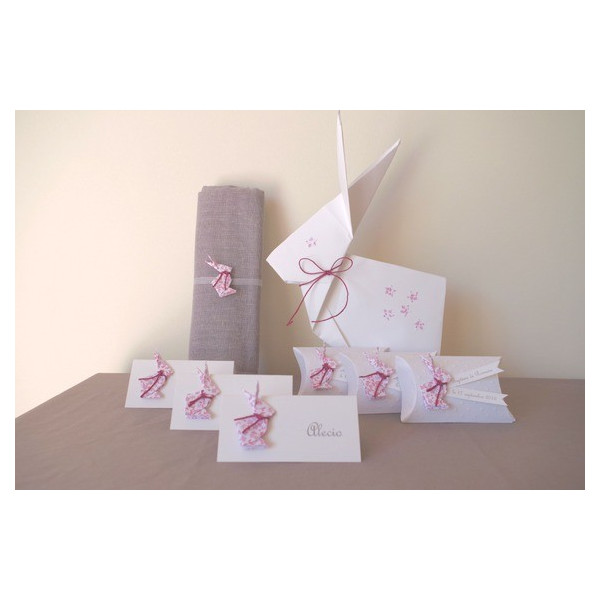 marques-place-lapin-en-origami-liberty-violet-pour-bapteme-anniversaire-decoration-de-table-de-fete