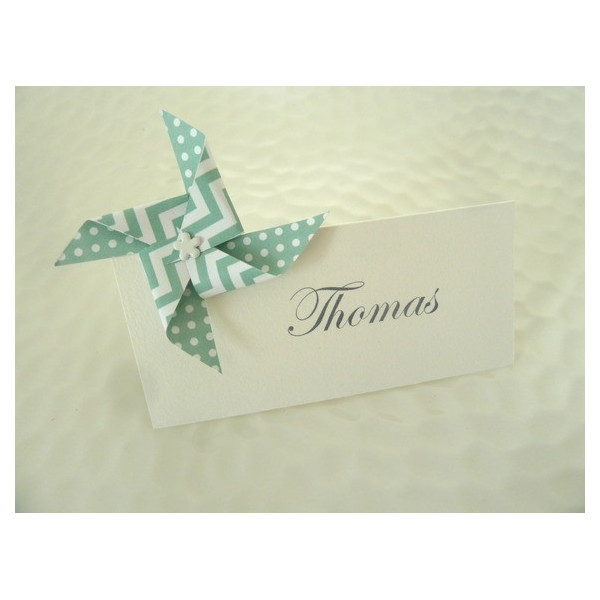 marque-place-moulin-a-vent-en-origami-a-motif-pois-chevron-vert-menthe-pour-decoration-de-table-mariage-bapteme