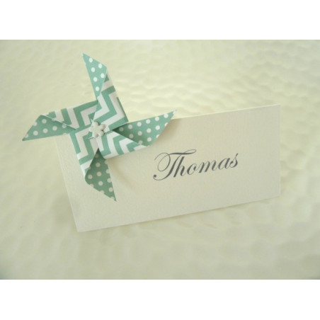 marque-place-moulin-a-vent-en-origami-a-motif-pois-chevron-vert-menthe-pour-decoration-de-table-mariage-bapteme