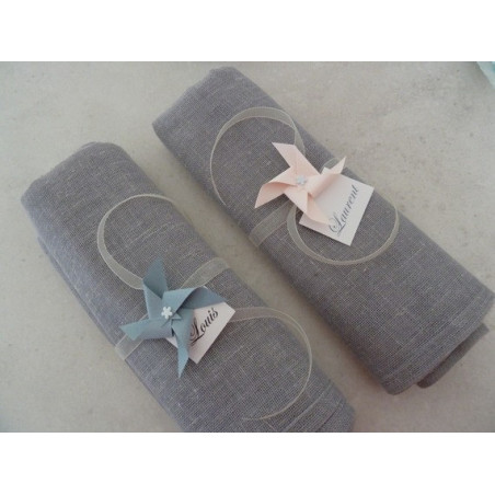 marque-place-ronds-de-serviette-moulin-a-vent-rose-pale-gris-en-papier-decoration-table